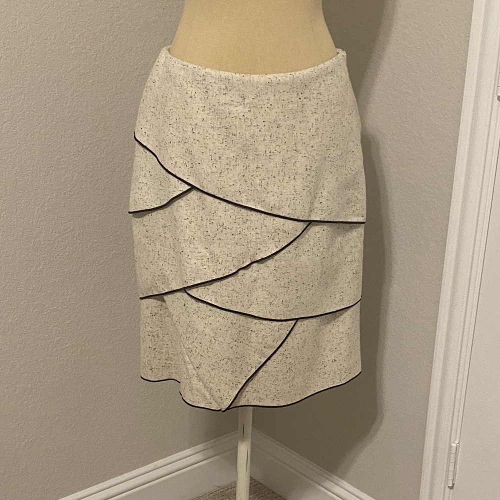 host pick! Per Se black and cream skirt - Picture 1 of 9